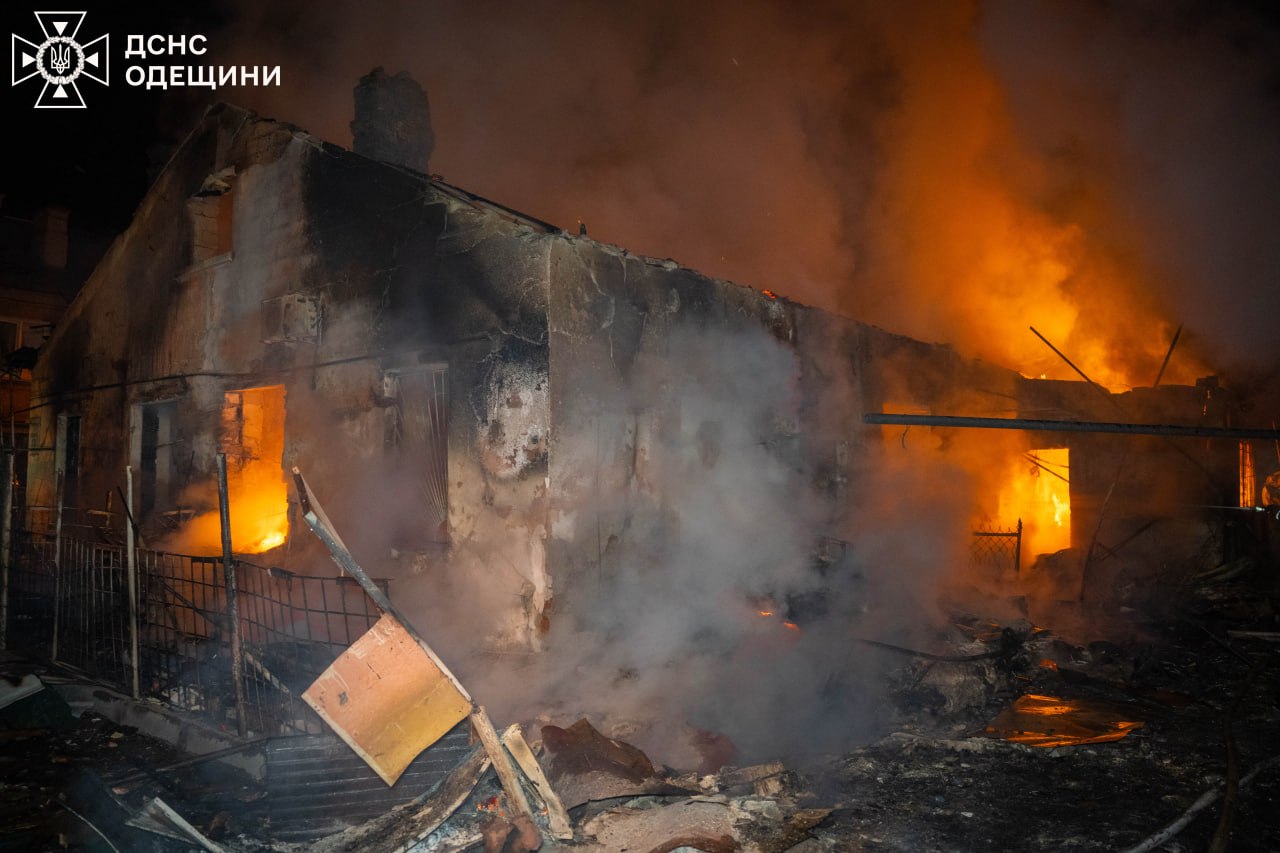 Вночі РФ масовано атакувала Одесу: дві людини загинули, 11 постраждали (оновлено)