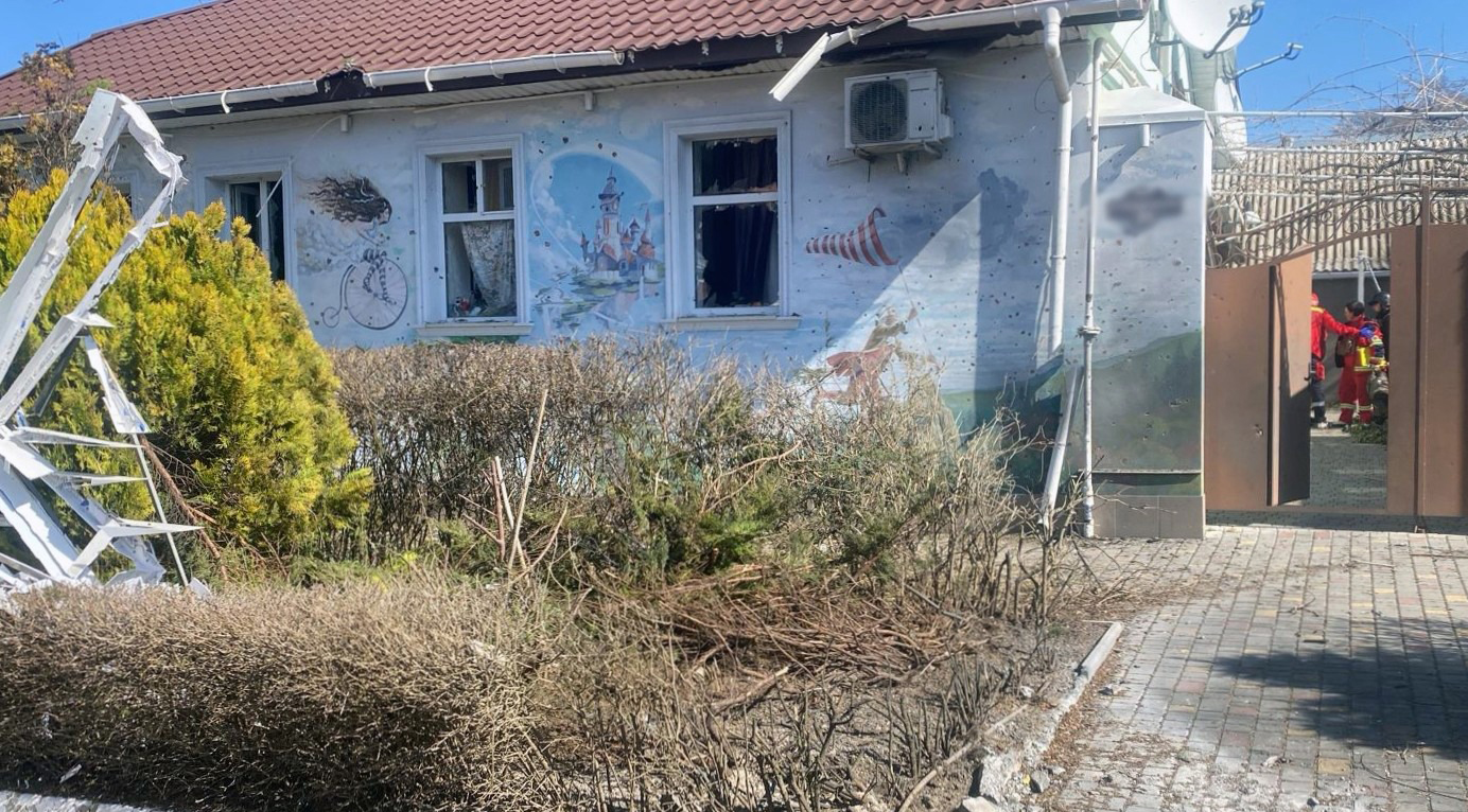 В Херсоне из-за утреннего артобстрела ранения получили трое детей