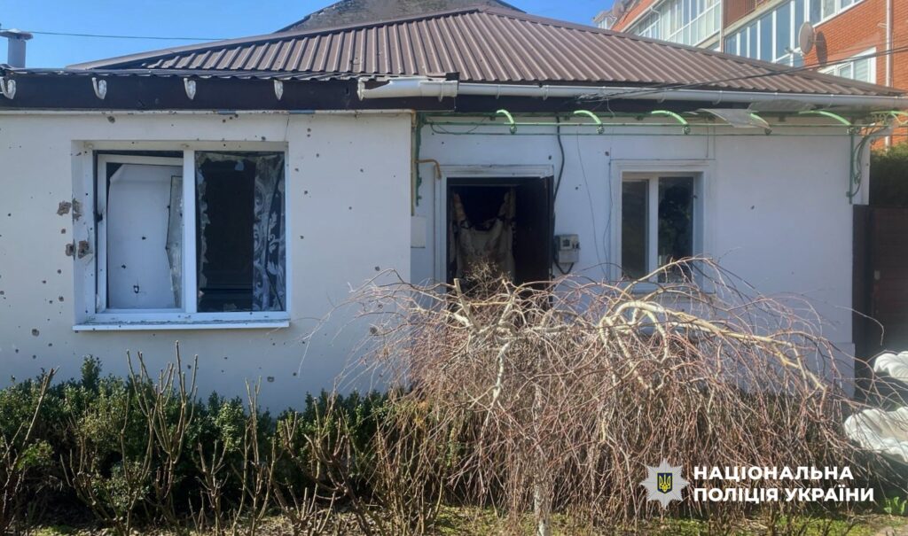 В Херсоне из-за утреннего артобстрела ранения получили трое детей