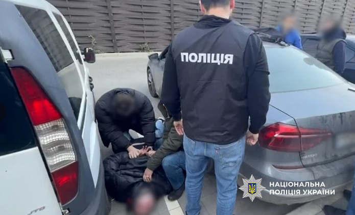 В Одесі затримали посадовця ТЦК, який запропонував військовому штурмового полку посприяти у переведенні до тилу