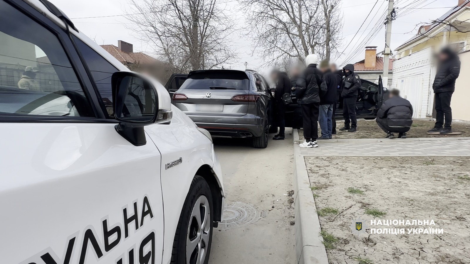 Обманывали военных на «продаже» элитных авто: в Одесской области задержали группу мошенников