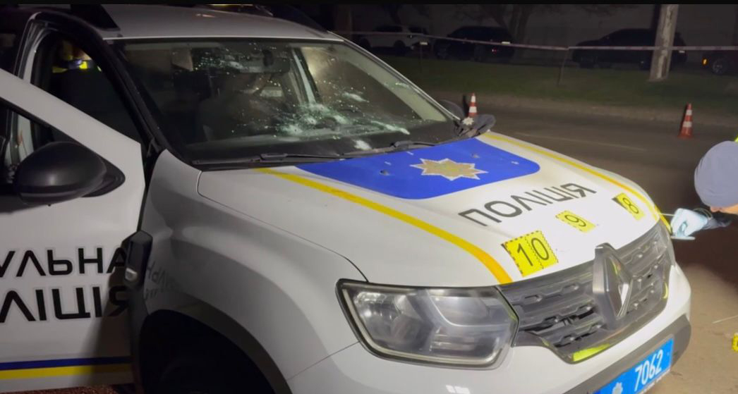 Одесса: двое патрульных в тяжелом состоянии после нападения (видео стрельбы и гибели стрелка)