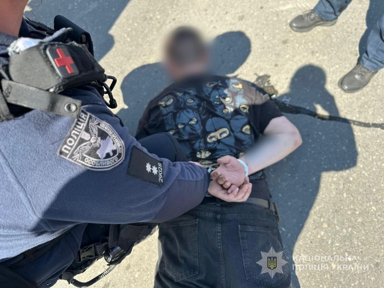 В Одессе на Архитекторской прозвучали выстрелы и взрыв — мужчину задержали В Одессе на Архитекторской прозвучали выстрелы и взрыв — мужчину задержали