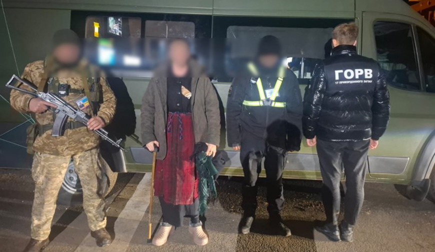 В Одесской области женщина везла мужчину в Молдову, маскируя под старушку (видео)