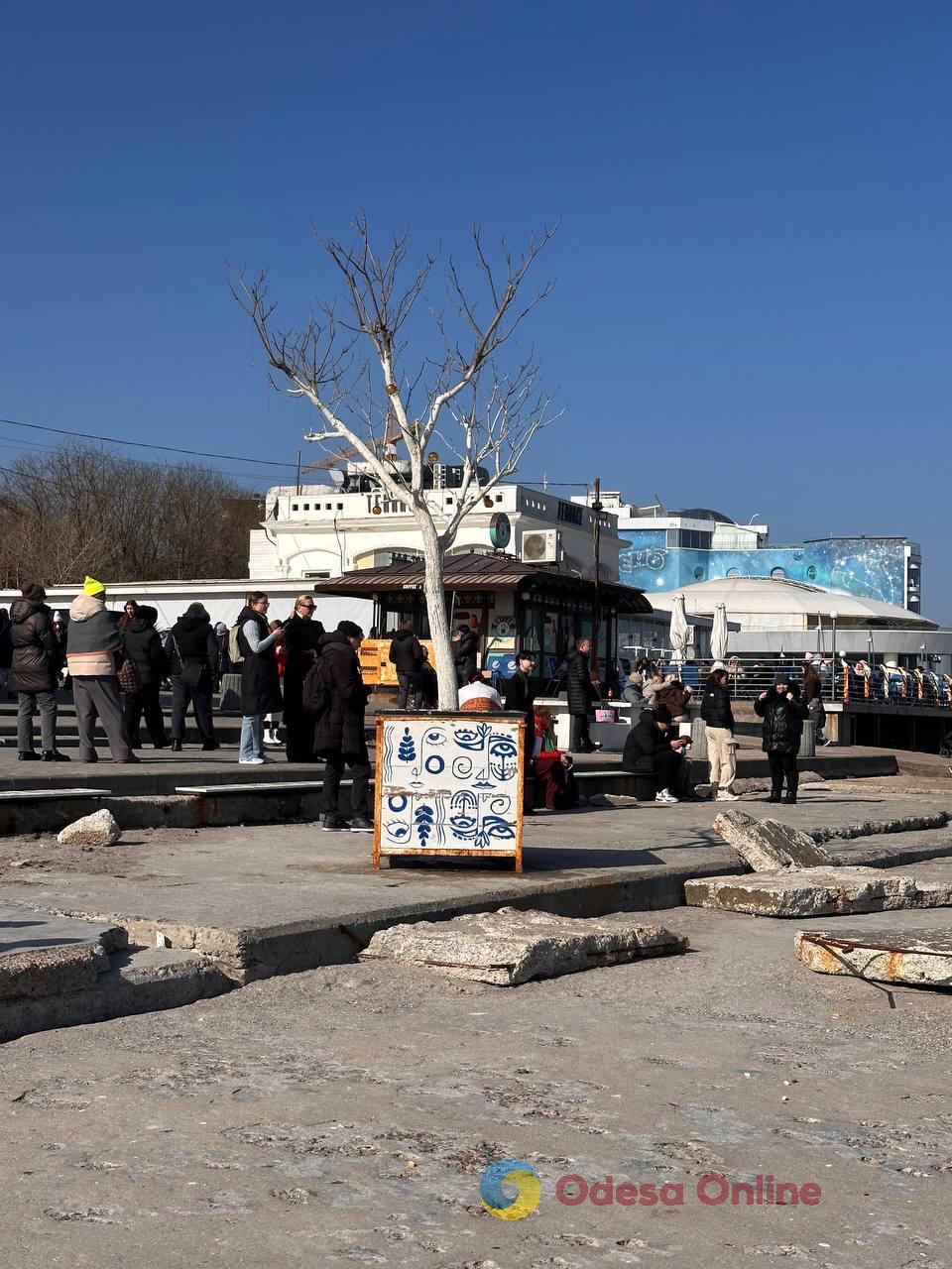 Фото недели в Одессе: четвертая годовщина вторжения, последствия очередных обстрелов и прощание с зимой