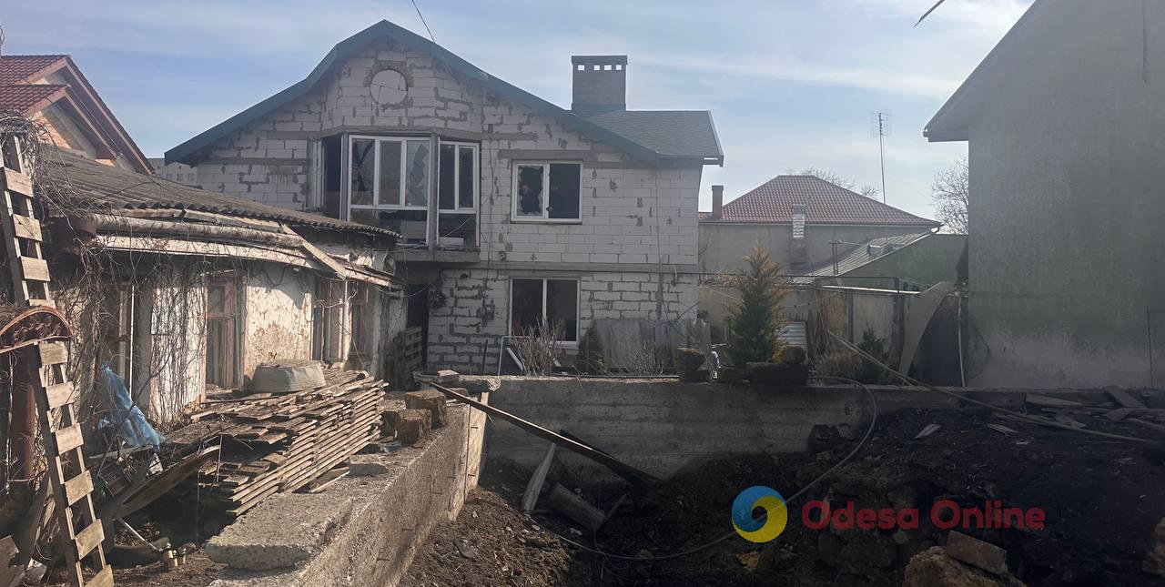 Наш корреспондент побывал на месте утреннего удара по жилому дому в Одессе (фоторепортаж) Наш корреспондент побывал на месте утреннего удара по жилому дому в Одессе (фоторепортаж)