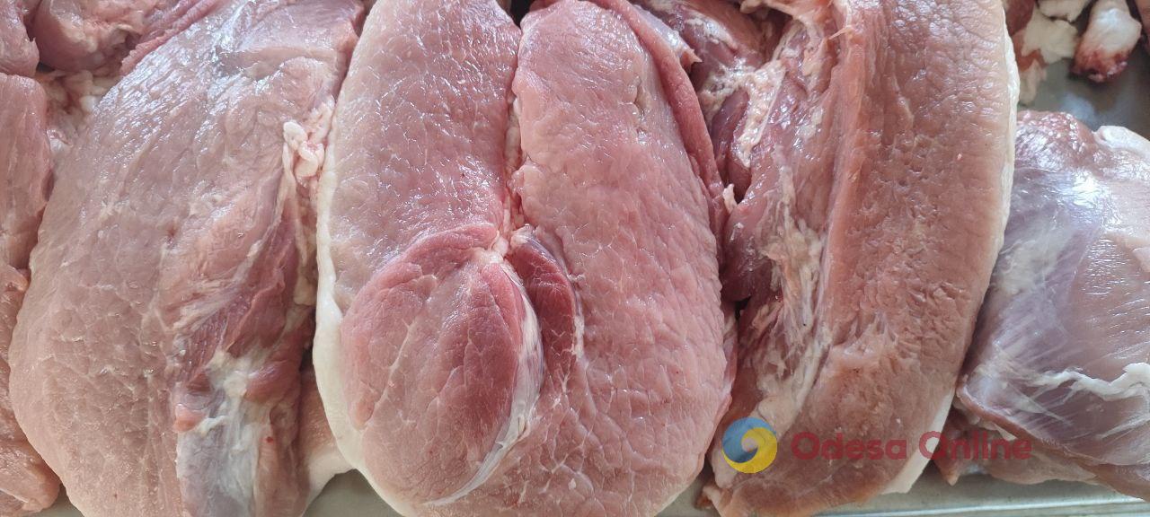 Полуниця, кисломолочний сир та квіти: суботні ціни на одеському Привозі