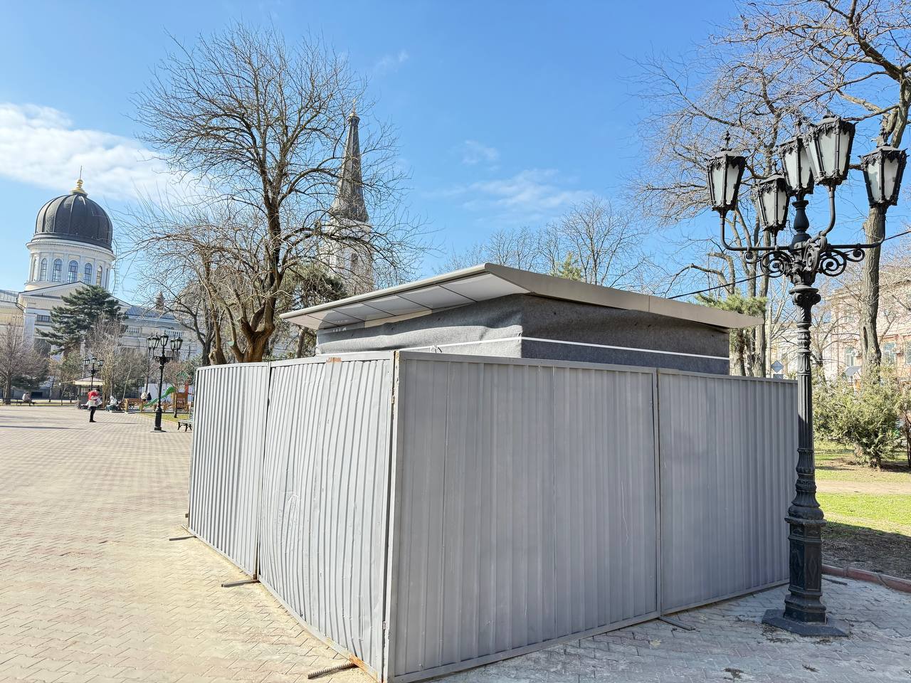 У центрі Одеси готують до відкриття сучасну модульну вбиральню У центрі Одеси готують до відкриття сучасну модульну вбиральню