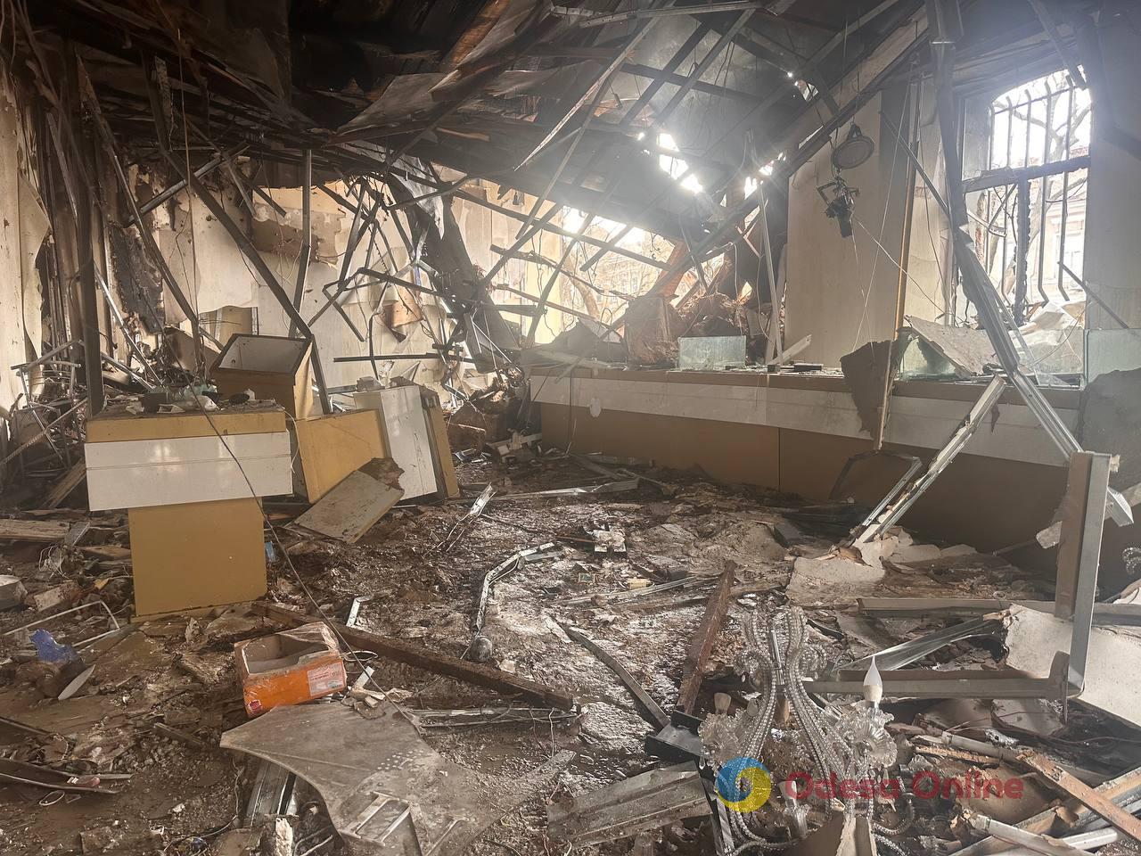 Фото тижня в Одесі: море, перші квіти та наслідки ворожої атаки