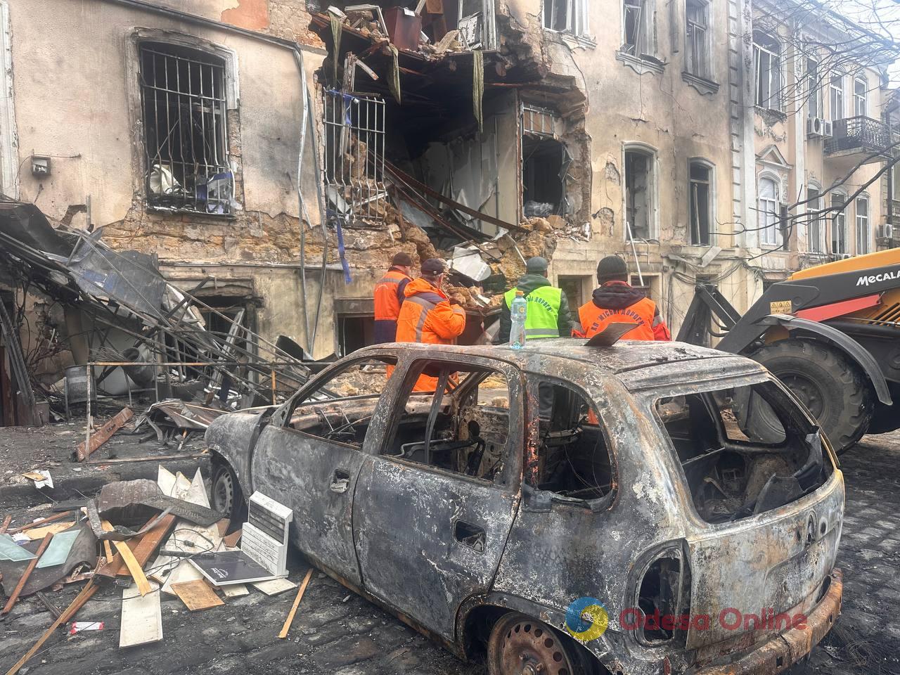 Фото тижня в Одесі: море, перші квіти та наслідки ворожої атаки