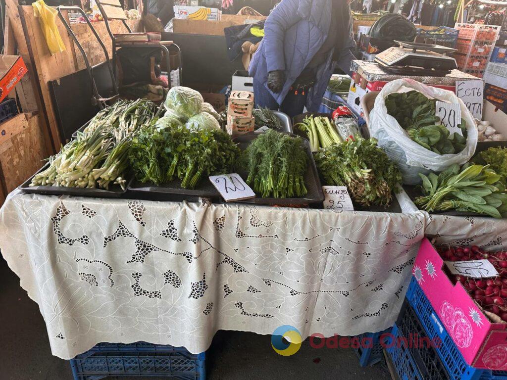 Редиска, лопатка и груша: субботние цены на одесском «Привозе»