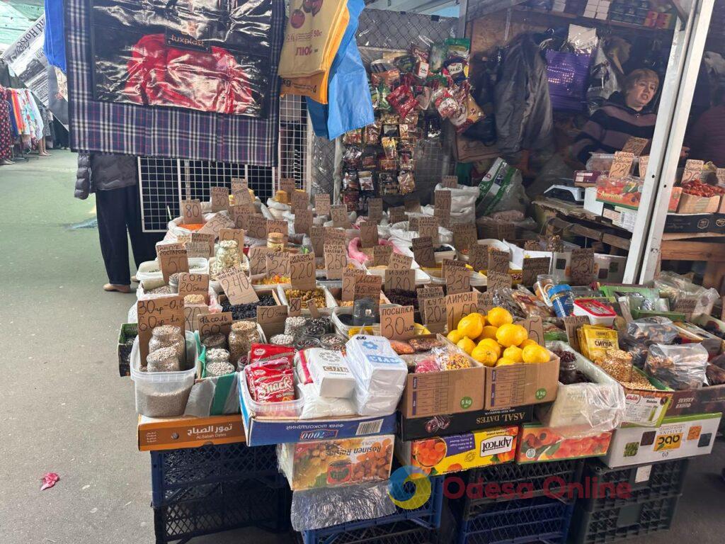 Редиска, лопатка и груша: субботние цены на одесском «Привозе»