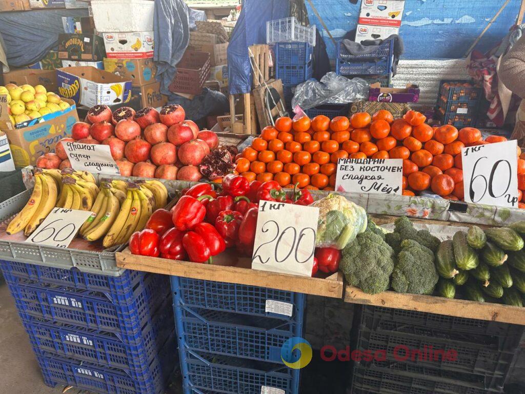 Редиска, лопатка и груша: субботние цены на одесском «Привозе»