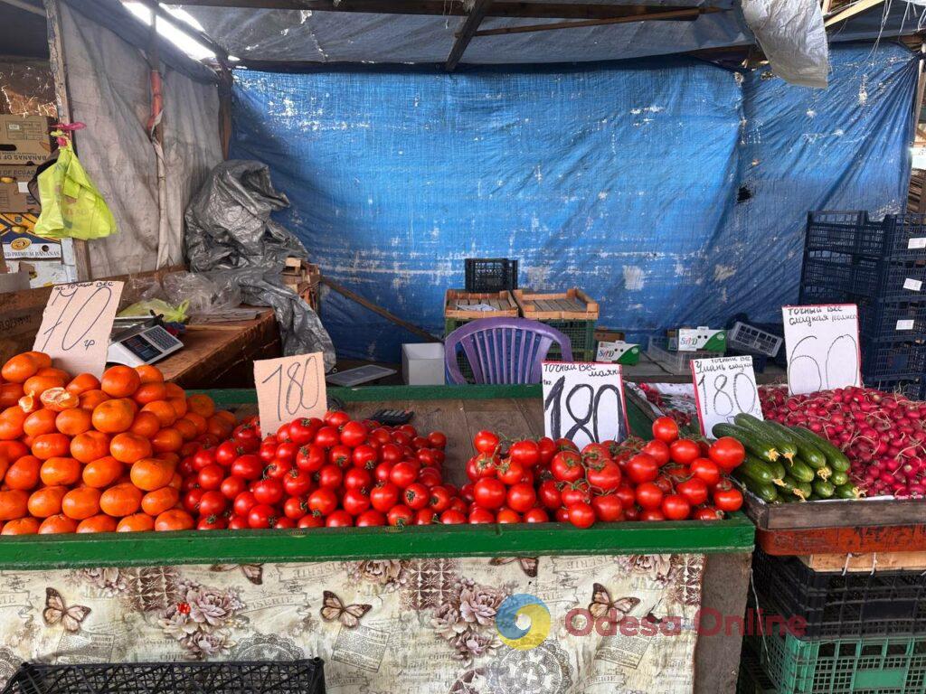 Редиска, лопатка и груша: субботние цены на одесском «Привозе»