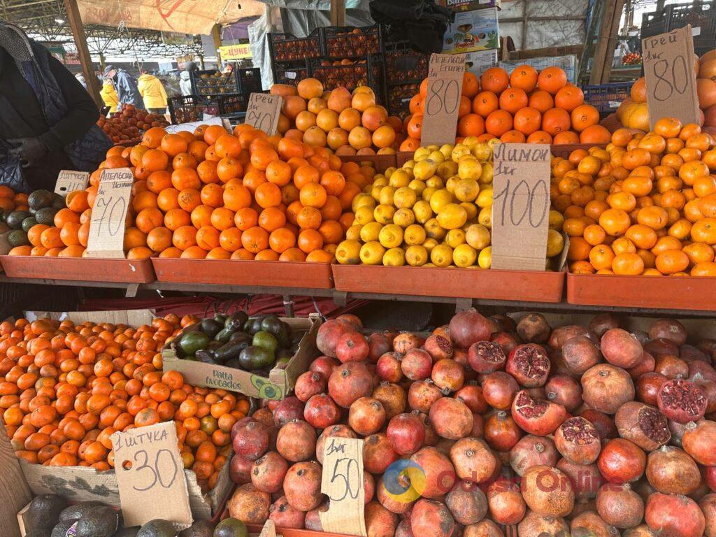 Редиска, лопатка и груша: субботние цены на одесском «Привозе»