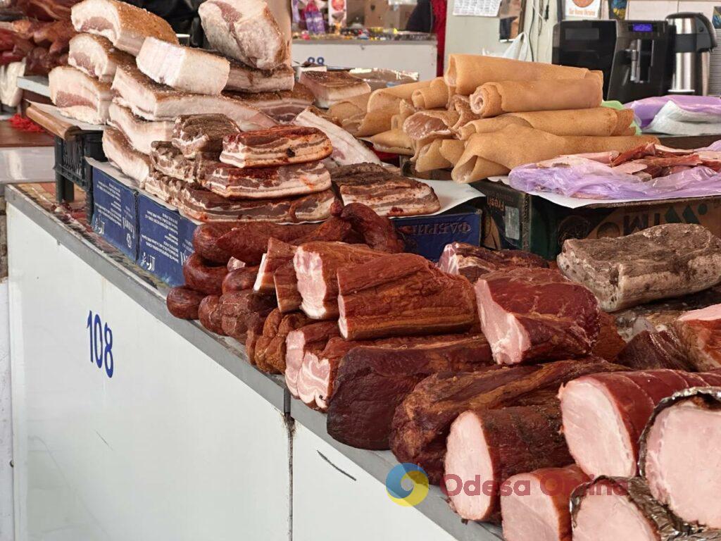 Редиска, лопатка и груша: субботние цены на одесском «Привозе»