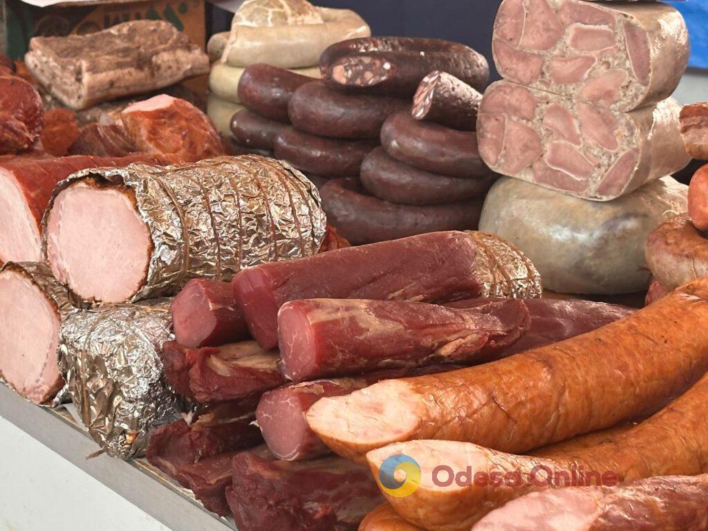 Редиска, лопатка и груша: субботние цены на одесском «Привозе»