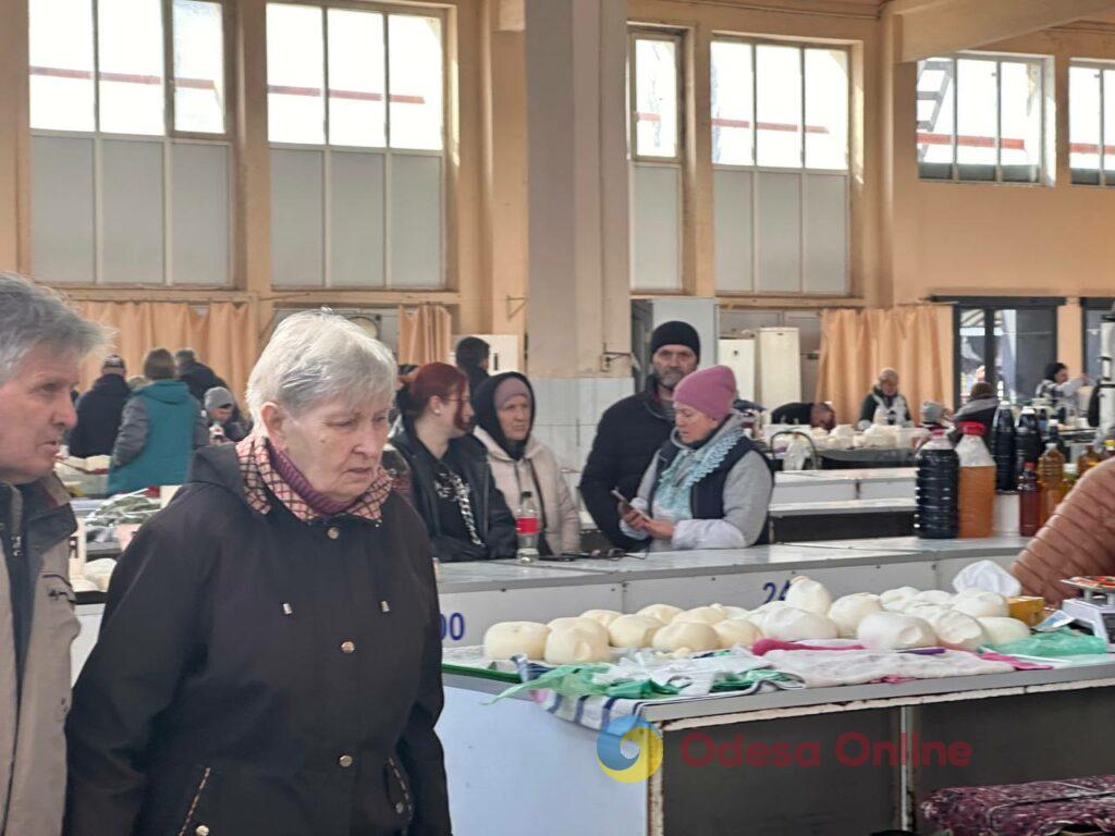 Редиска, лопатка и груша: субботние цены на одесском «Привозе»