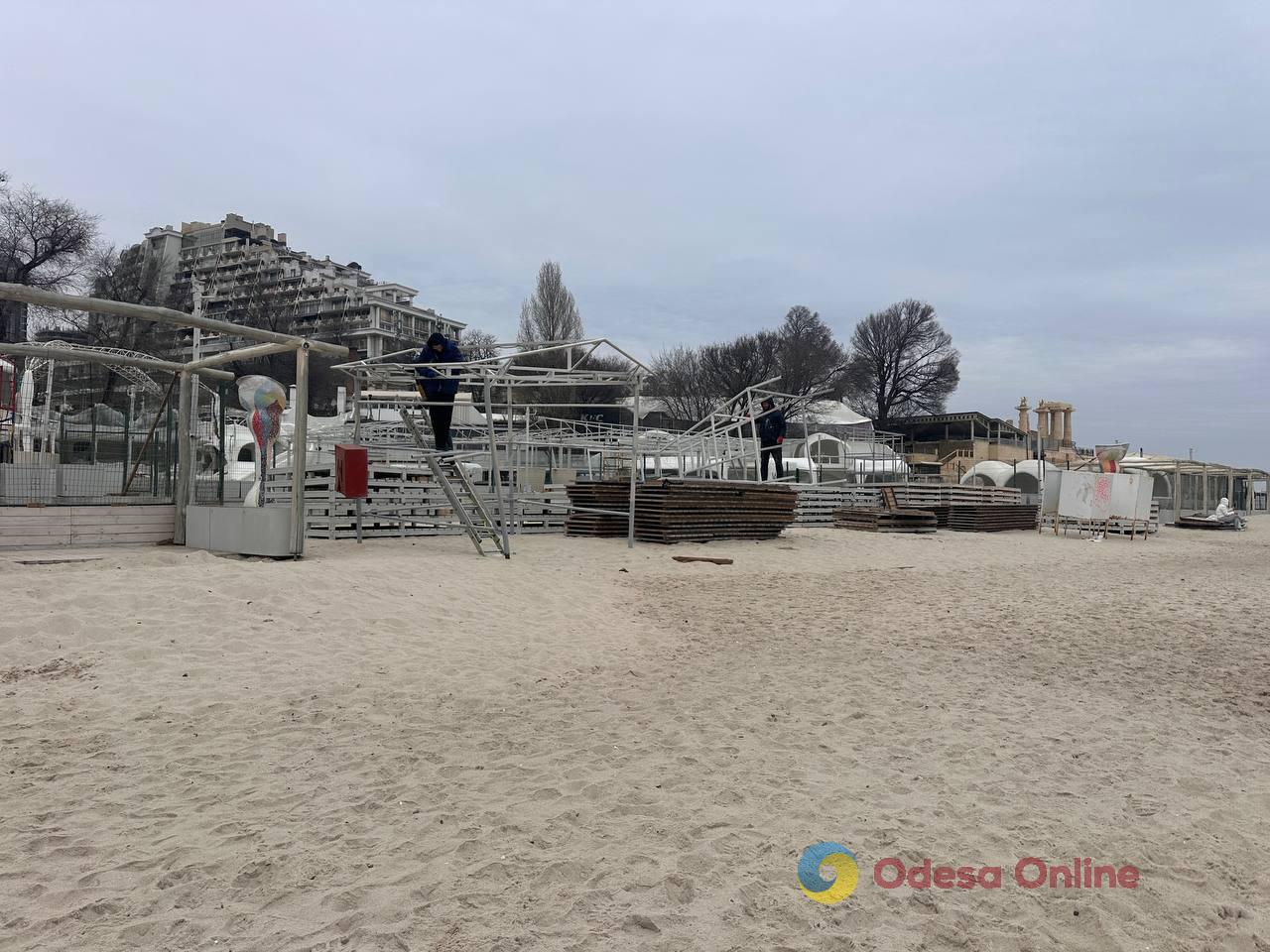 Фото тижня в Одесі: море, перші квіти та наслідки ворожої атаки