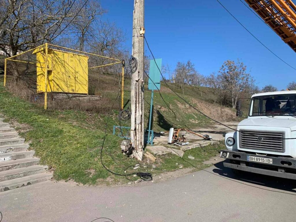 В Одессе на 13-й станции Фонтана восстановили сети уличного освещения