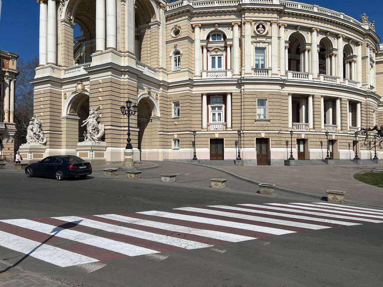 В Одессе обновили дорожную разметку на 14 оживленных локациях В Одессе обновили дорожную разметку на 14 оживленных локациях