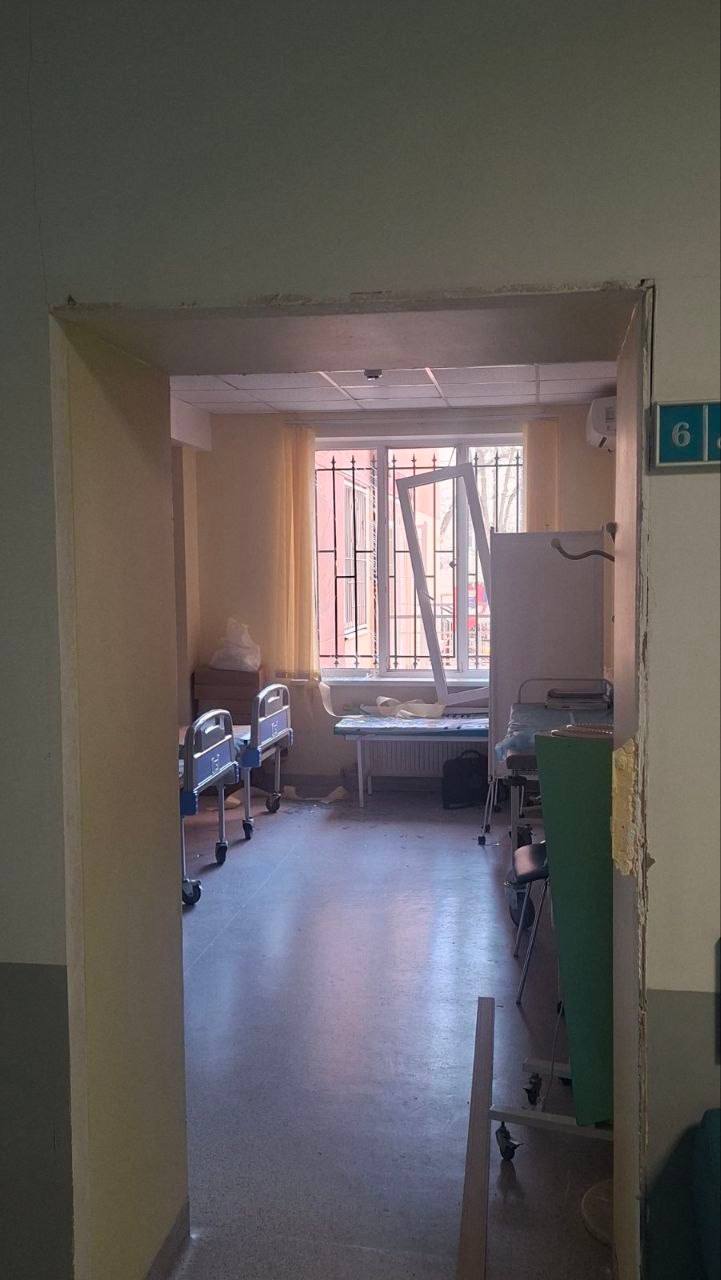 Атака РФ на Одессу: кроме роддома повреждены и другие медучреждения