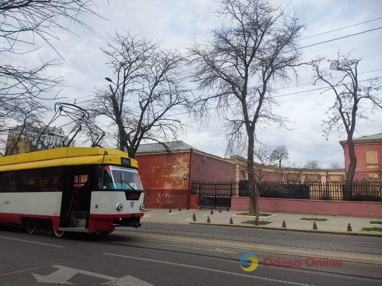 В Одесі у тестовому режимі продовжують працювати трамваї та тролейбуси, а також безкоштовні автобуси