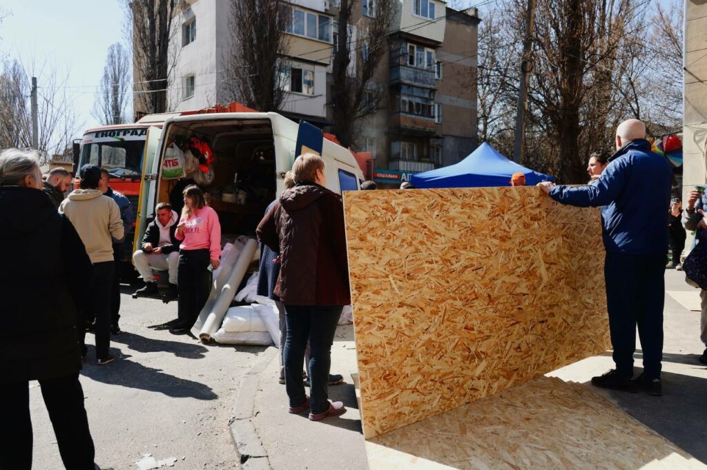 Более 500 поврежденных квартир: как Одесса приходит в себя после обстрела