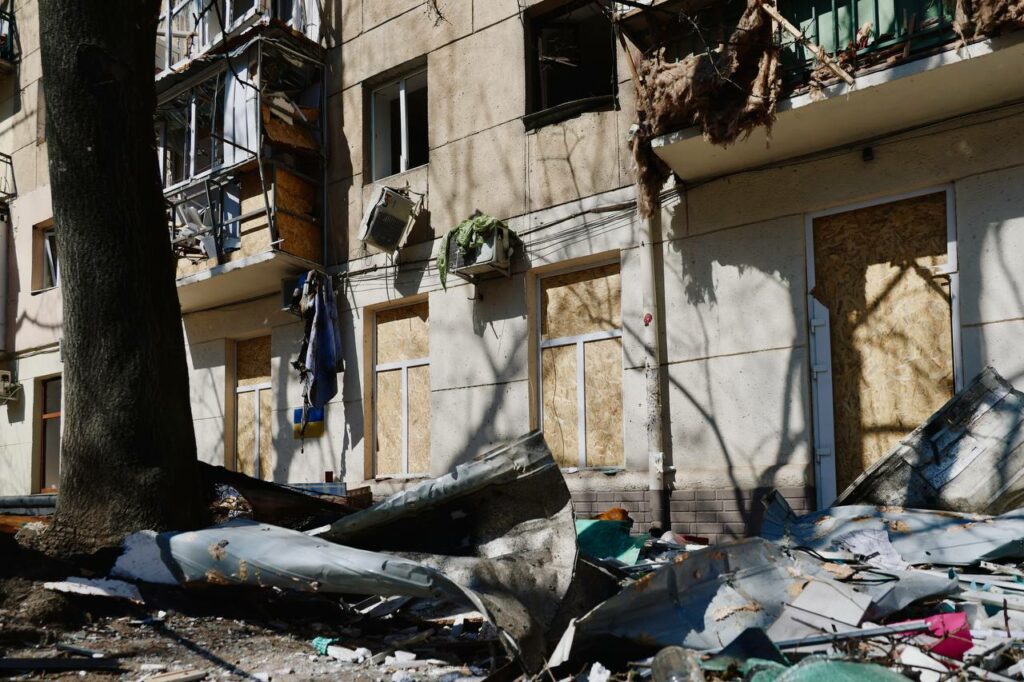 Более 500 поврежденных квартир: как Одесса приходит в себя после обстрела