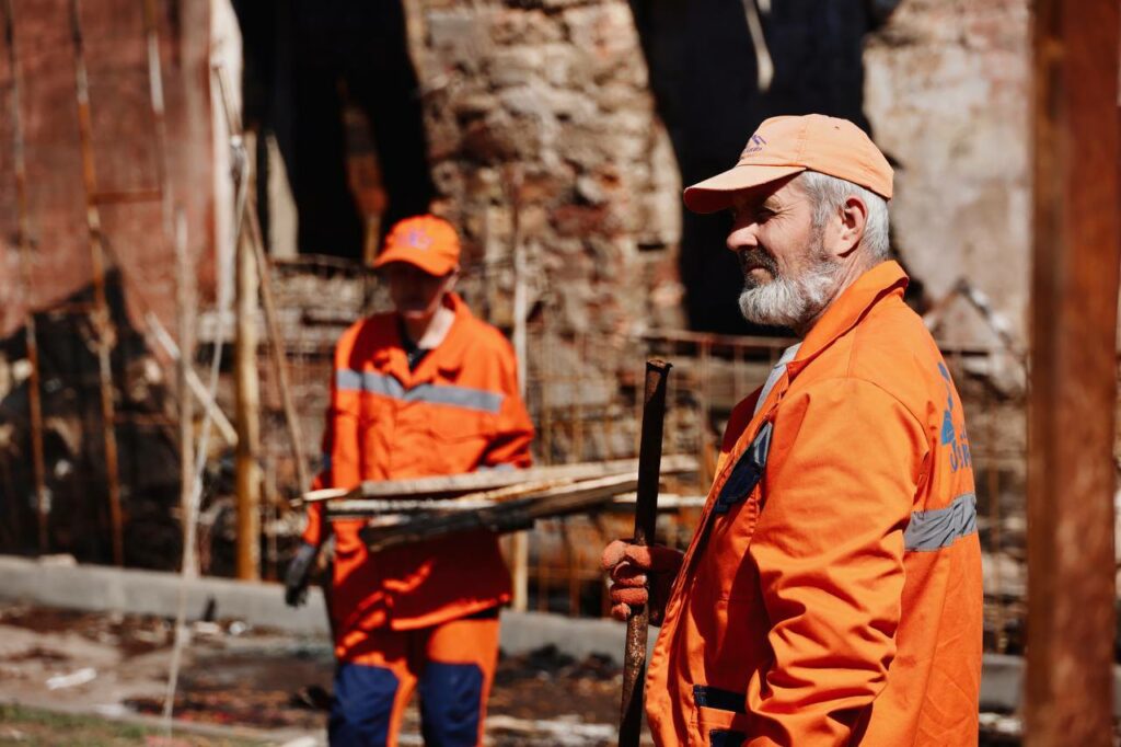 Более 500 поврежденных квартир: как Одесса приходит в себя после обстрела