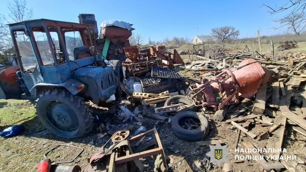 Масштабні атаки на Херсонщину: серед 19 поранених — троє дітей та двоє поліцейських Масштабные атаки на Херсонскую область: среди 19 раненых — трое детей и двое полицейских