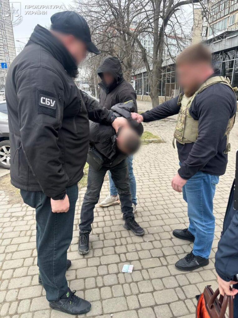 Посадовцю ДПСУ на Одещині повідомили про підозру через хабар за службу в тилу