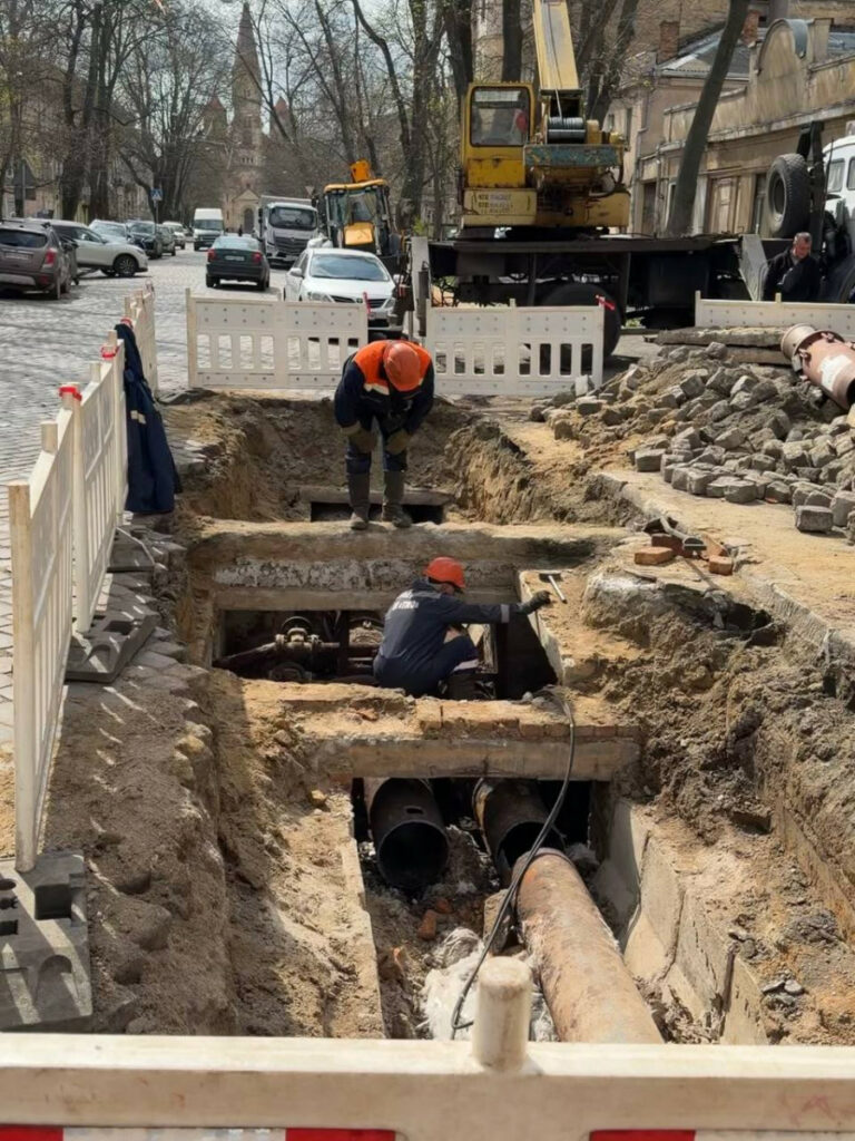 Підготовка до зими: в Одесі замінили понад кілометр тепломереж Подготовка к зиме: в Одессе заменили более километра теплосетей