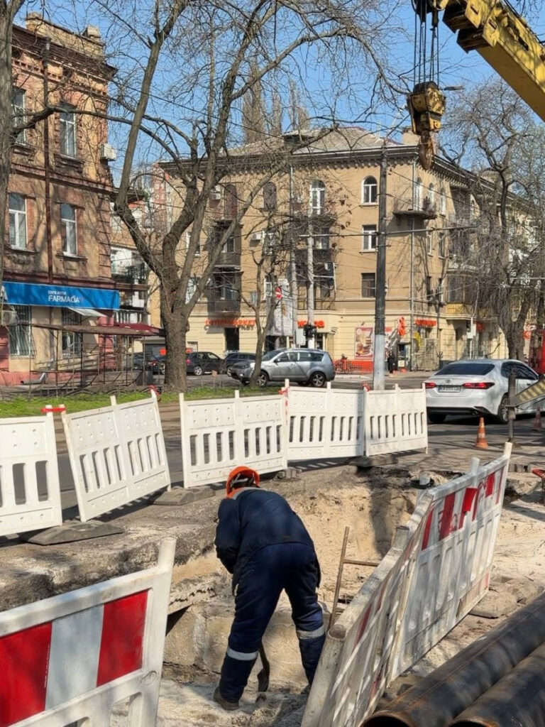 Підготовка до зими: в Одесі замінили понад кілометр тепломереж Подготовка к зиме: в Одессе заменили более километра теплосетей