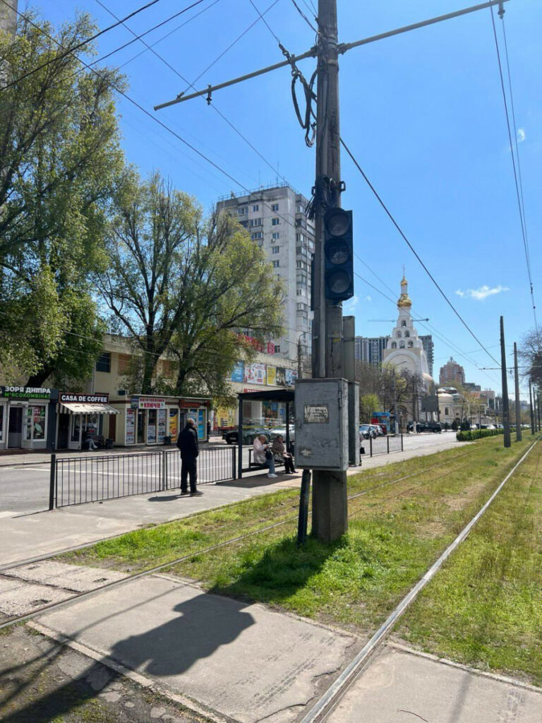 Модернізують світлофор на 4-й станції Великого Фонтану в Одесі Модернізують світлофор на 4-й станції Великого Фонтану в Одесі