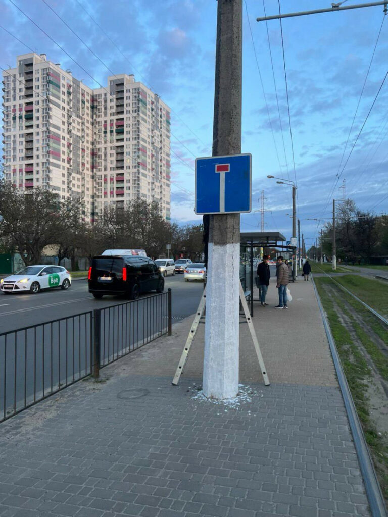 Одесса: из-за ремонта коллектора перекрыли движение на части Люстдорфской дороги