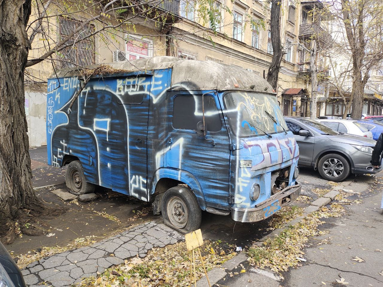 В Одессе разыскивают владельцев брошенных в трех районах авто В Одессе разыскивают владельцев брошенных в трех районах авто