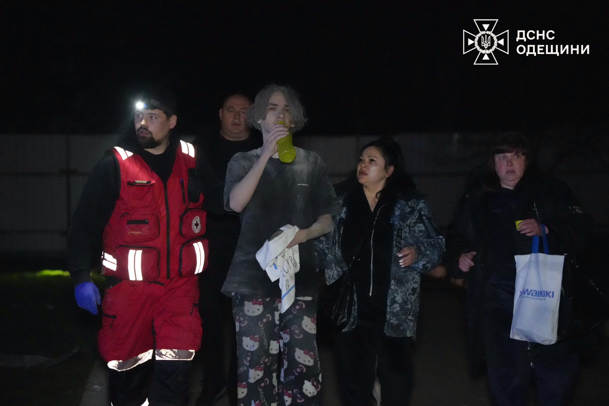 Внаслідок нічної атаки РФ по Одесі загинули троє людей, серед них дитина Внаслідок нічної атаки РФ по Одесі загинули троє людей, серед них дитина