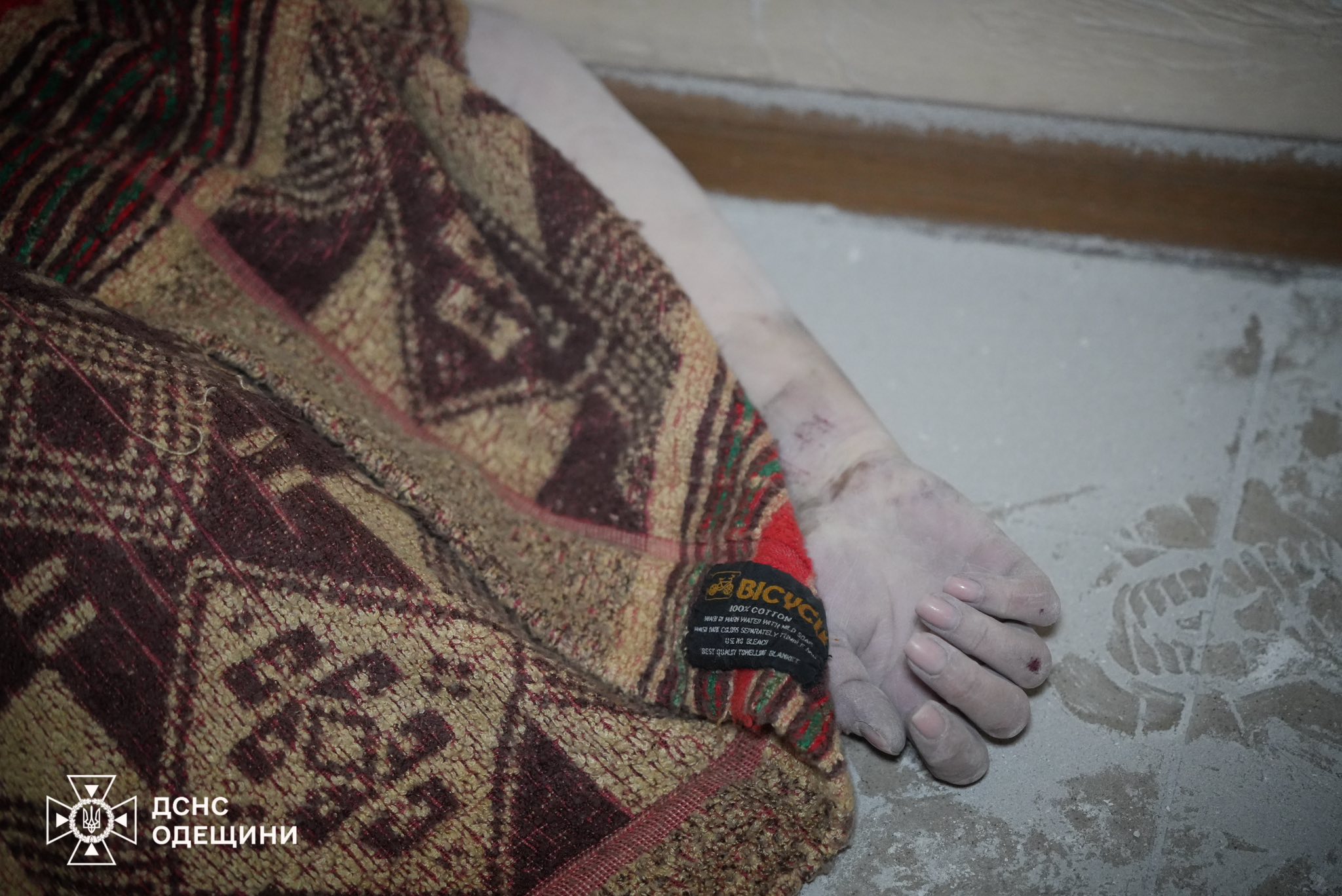 Внаслідок нічної атаки РФ по Одесі загинули троє людей, серед них дитина Внаслідок нічної атаки РФ по Одесі загинули троє людей, серед них дитина