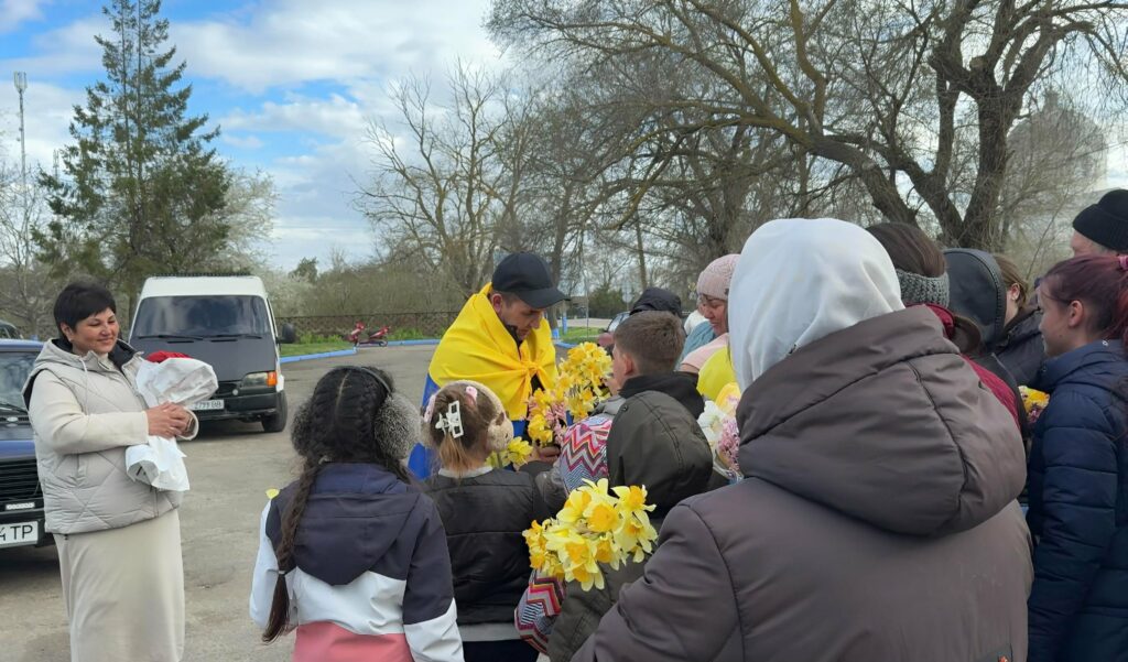 На Одещині зустріли звільненого з полону захисника Олексія Белінського В Одесской области встретили освобожденного из плена защитника Алексея Белинского