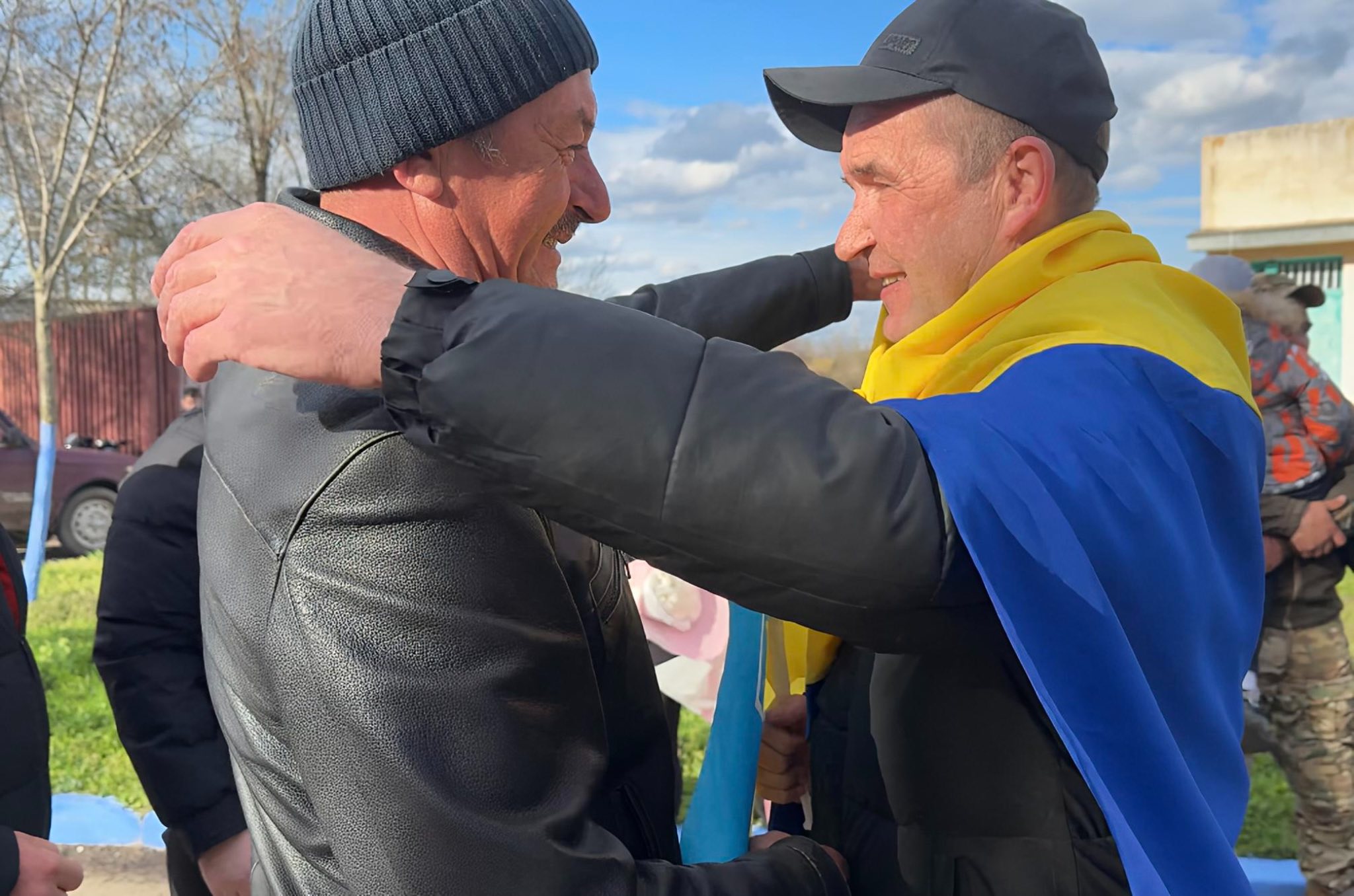 В Одесской области встретили освобожденного из плена защитника Алексея Белинского В Одесской области встретили освобожденного из плена защитника Алексея Белинского
