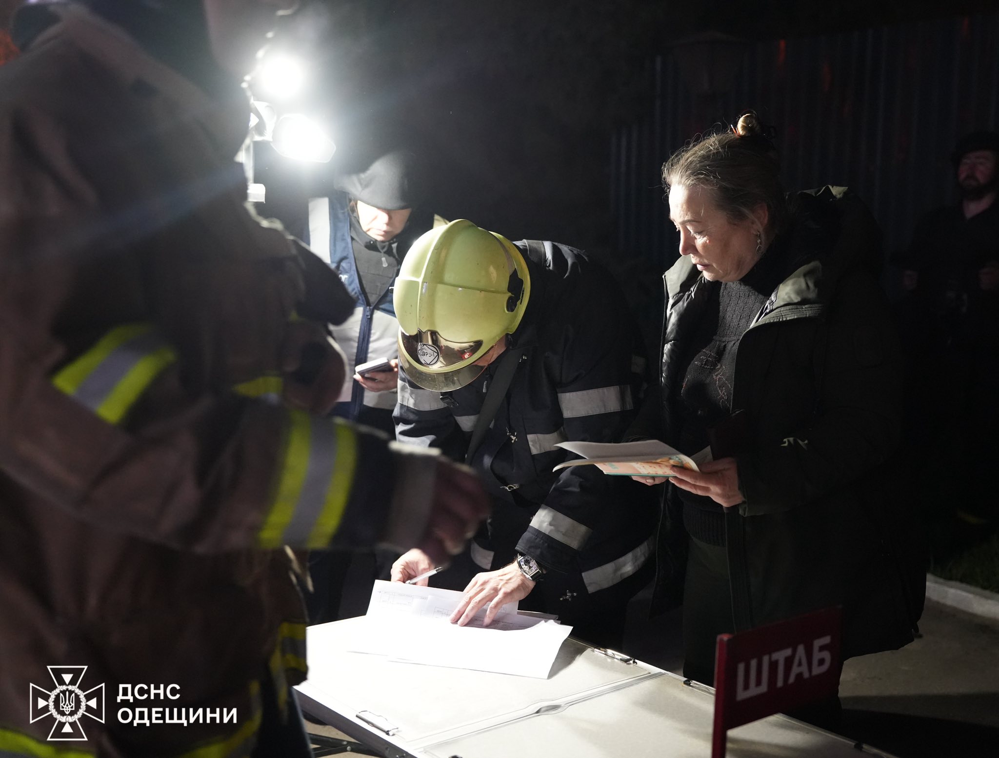 Внаслідок нічної атаки РФ по Одесі загинули троє людей, серед них дитина Внаслідок нічної атаки РФ по Одесі загинули троє людей, серед них дитина