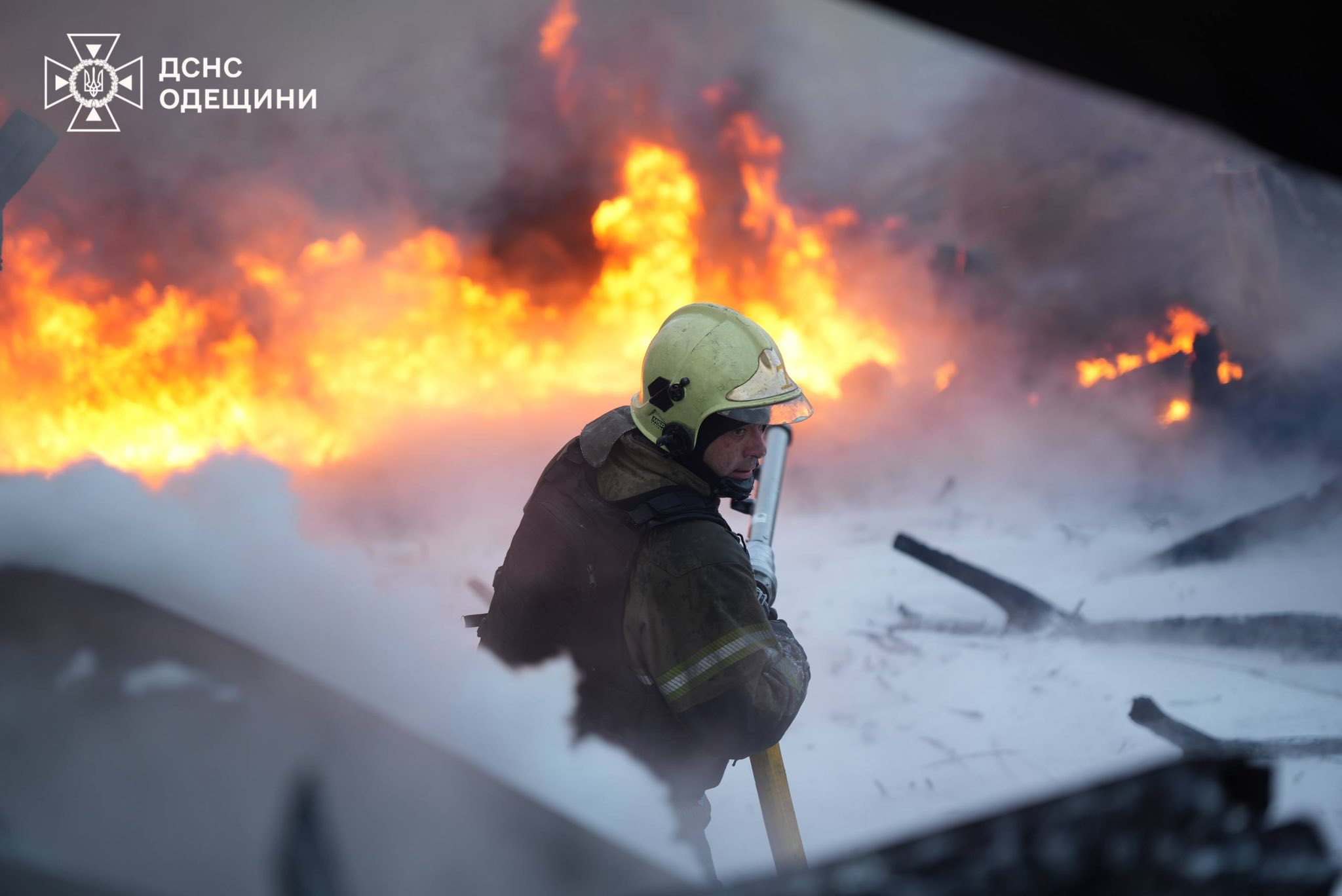 Ночью Одесская область подверглась массированной атаке по энергетической и портовой инфраструктуре Ночью Одесская область подверглась массированной атаке по энергетической и портовой инфраструктуре