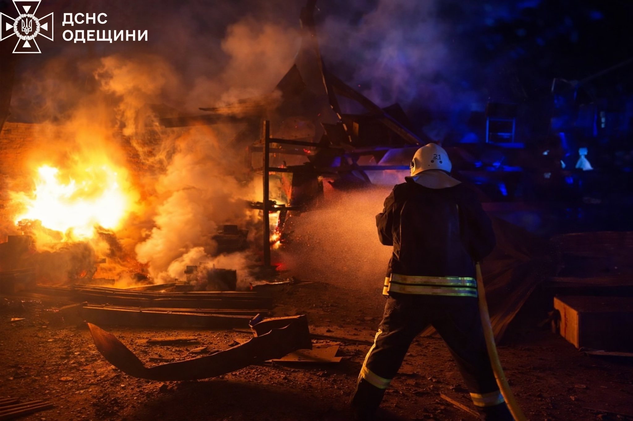 РФ атаковала юг Одесской области – на территории портовой инфраструктуры произошли пожары