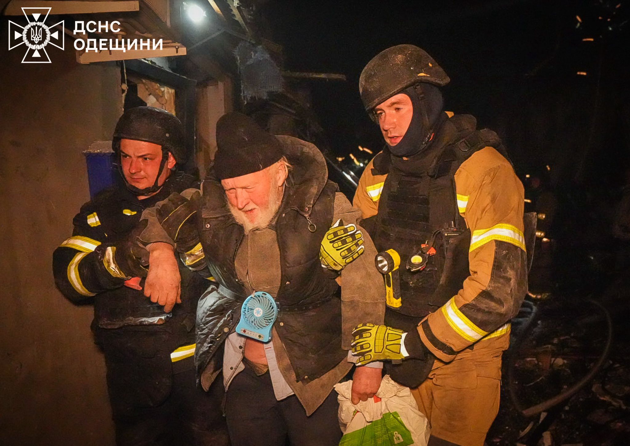 Внаслідок атаки РФ в Одесі загинуло літнє подружжя, значних пошкоджень зазнали житлові будинки Внаслідок атаки РФ в Одесі загинуло літнє подружжя, значних пошкоджень зазнали житлові будинки
