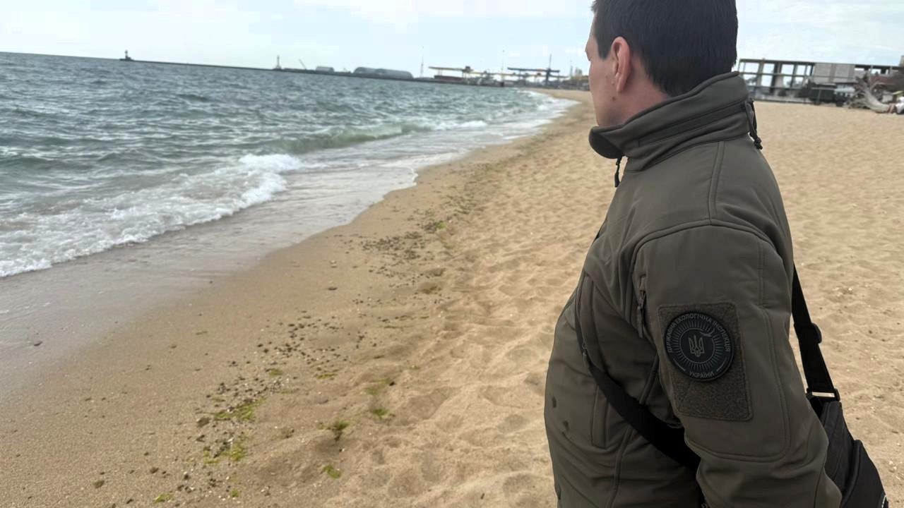 Жири та масла: на Одещині зафіксували забруднення Чорного моря