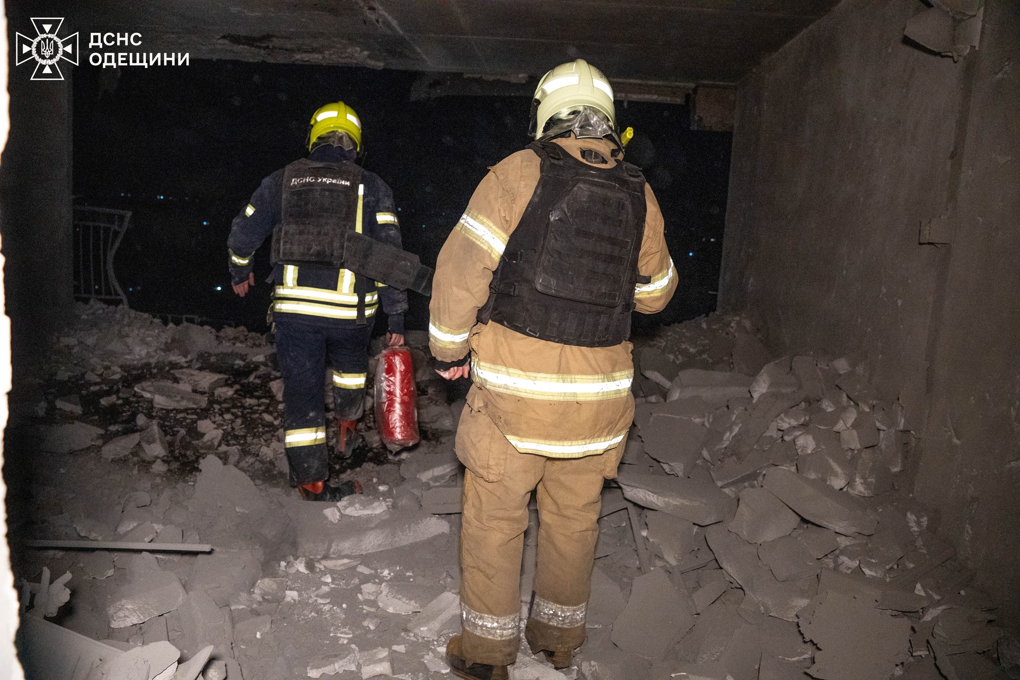 Ночью РФ атаковала Одессу – 11 человек пострадали, повреждены жилые дома, отель, фуникулер