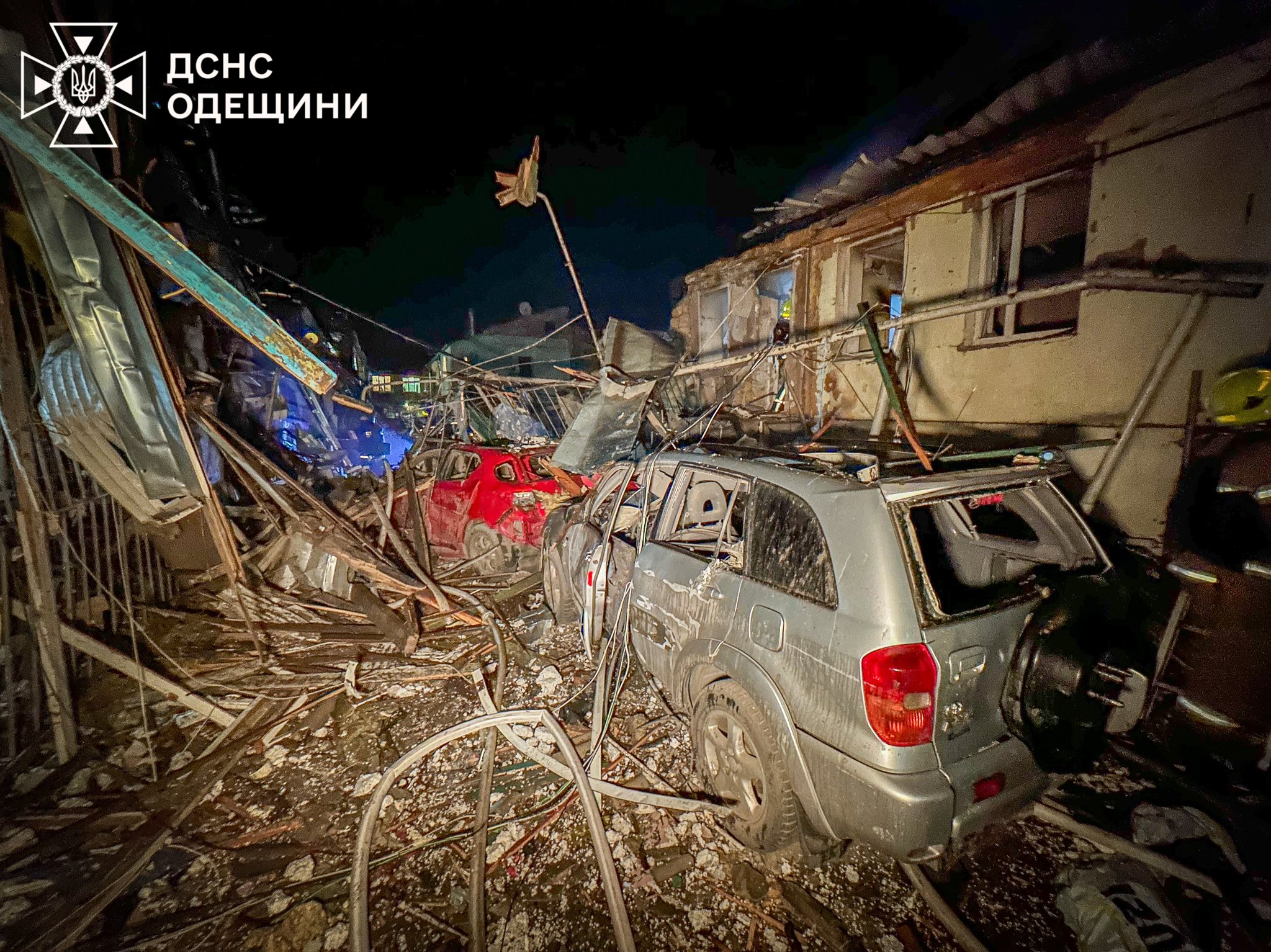 Внаслідок атаки РФ в Одесі загинуло літнє подружжя, значних пошкоджень зазнали житлові будинки Внаслідок атаки РФ в Одесі загинуло літнє подружжя, значних пошкоджень зазнали житлові будинки