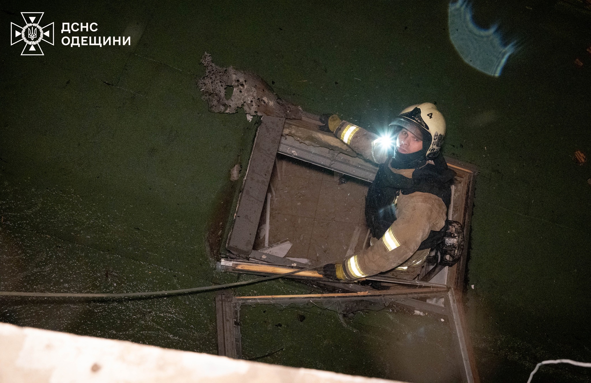 Ночью РФ атаковала Одессу – 11 человек пострадали, повреждены жилые дома, отель, фуникулер