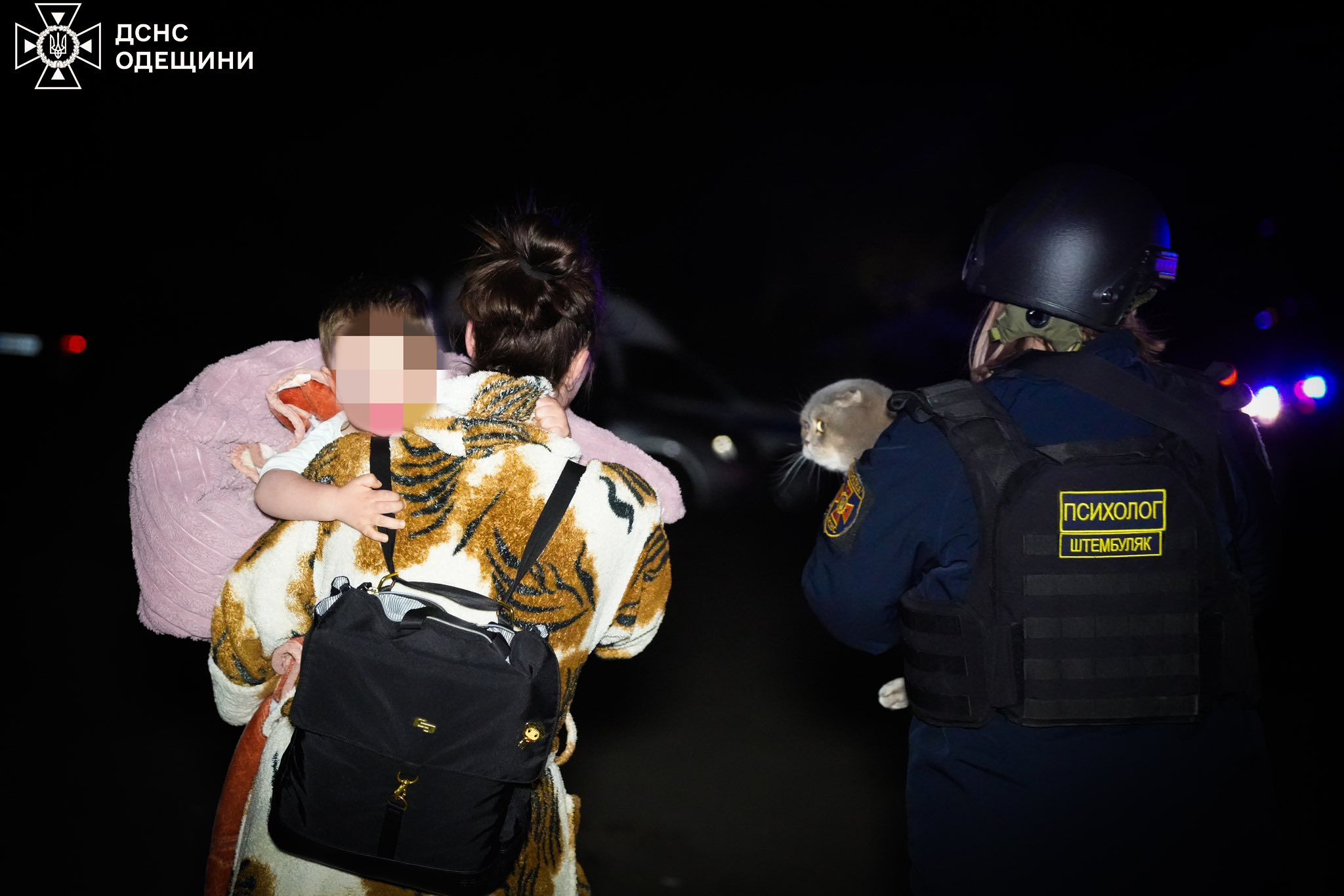 Ночью РФ массированно атаковала Одессу: 18 человек пострадали, повреждены жилые дома, отель и детсад Ночью РФ массированно атаковала Одессу: 18 человек пострадали, повреждены жилые дома, отель и детсад